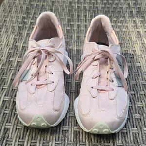 Girls Ladies New Balance 327 Sneakers Girls 4 Ladies 5.5